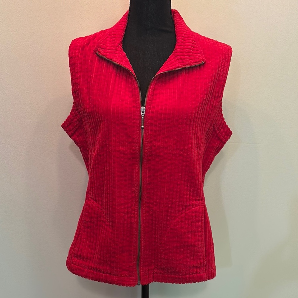 Woolrich Women’s Size M Cherry Red Corduroy Vest with Zipper Closure and Pockets